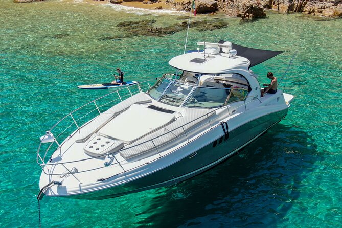 Private Yacht Sea Ray all-inclusive charter in Cabo - A private boat changes the whole Cabo outing
