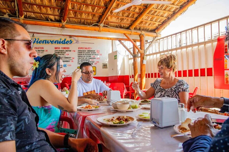 San Jose del Cabo: Guided Food Tour & Visit to Local Market - Meeting at Plaza Central and getting oriented