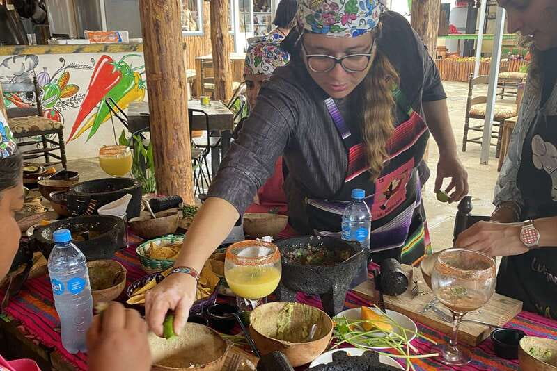 San José town : Cooking class,mexican Empanadas y antojitos - The art gallery adds a local San José del Cabo angle