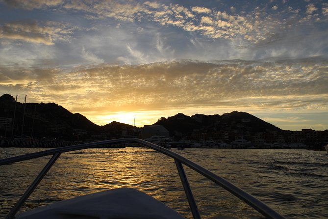 Shared ride to the arch of Cabo San Lucas - How the guide can change the experience