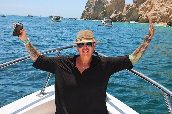 Snorkeling and whale watching Tour in Cabo - Neptune’s Finger offers another reef stop