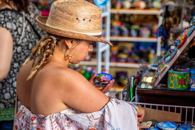 Sunset Boat and Shopping Tour Combo - Dinner, drinks, and sunset on the catamaran