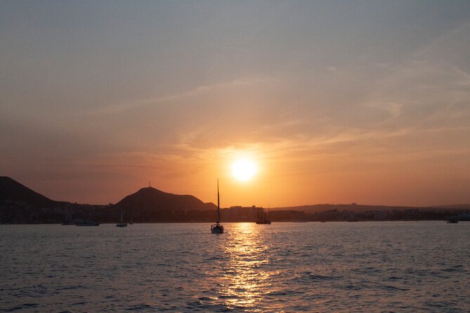 Sunset Dinner Cruise in Cabo San Lucas - What dinner and drinks are really like