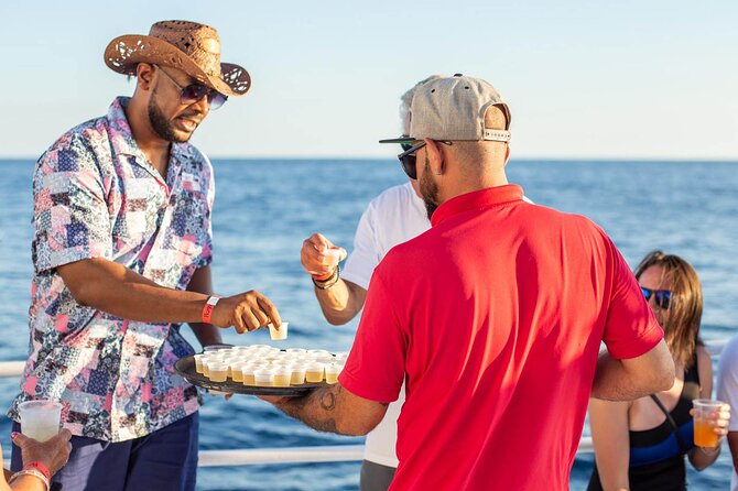 Sunset Sail Tour with Local Food - The open bar and the party upstairs
