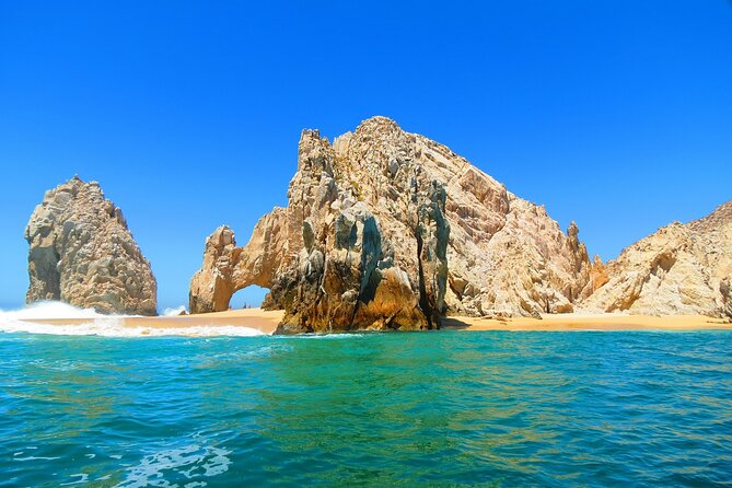 The Arch of Los Cabos Glass-bottom boat tour - Getting close to El Arco