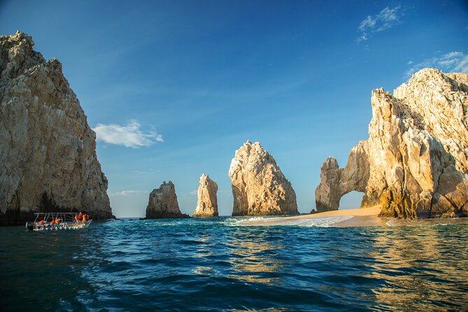 Tour to the Arch of Cabo San Lucas in a transparent glass boat - A tequila tasting at Hacienda Tequila