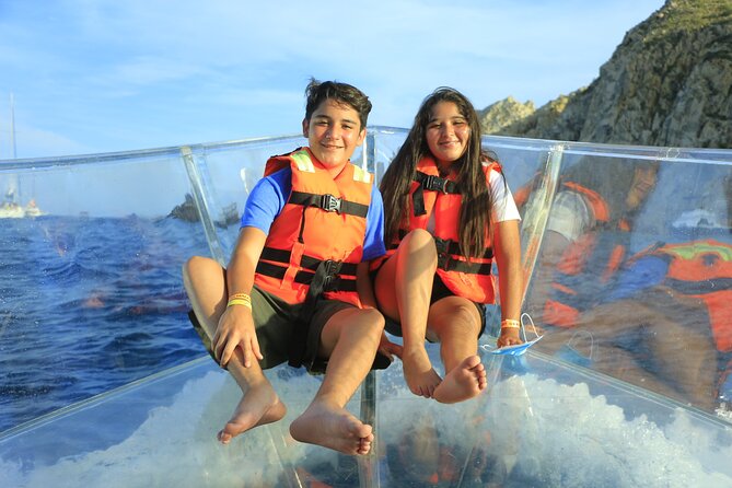 Tours in Cabo, Paseo al Arco and Fin de la Tierra in the only Clear Boat - Fish, sea lions, and what you can see below
