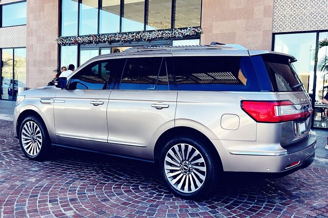 Transportation from SJD Airport to Hotels in Cabo San Lucas - Meeting your driver at SJD Airport