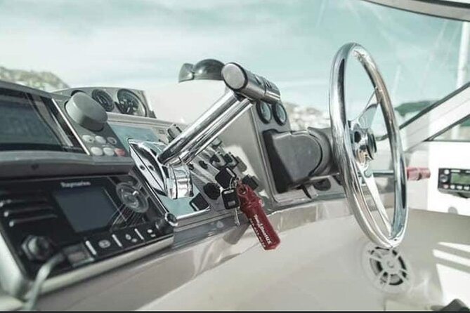 Yacht Carver - Luxury Private Yacht Tour - Spending two hours in Cabo San Lucas Bay